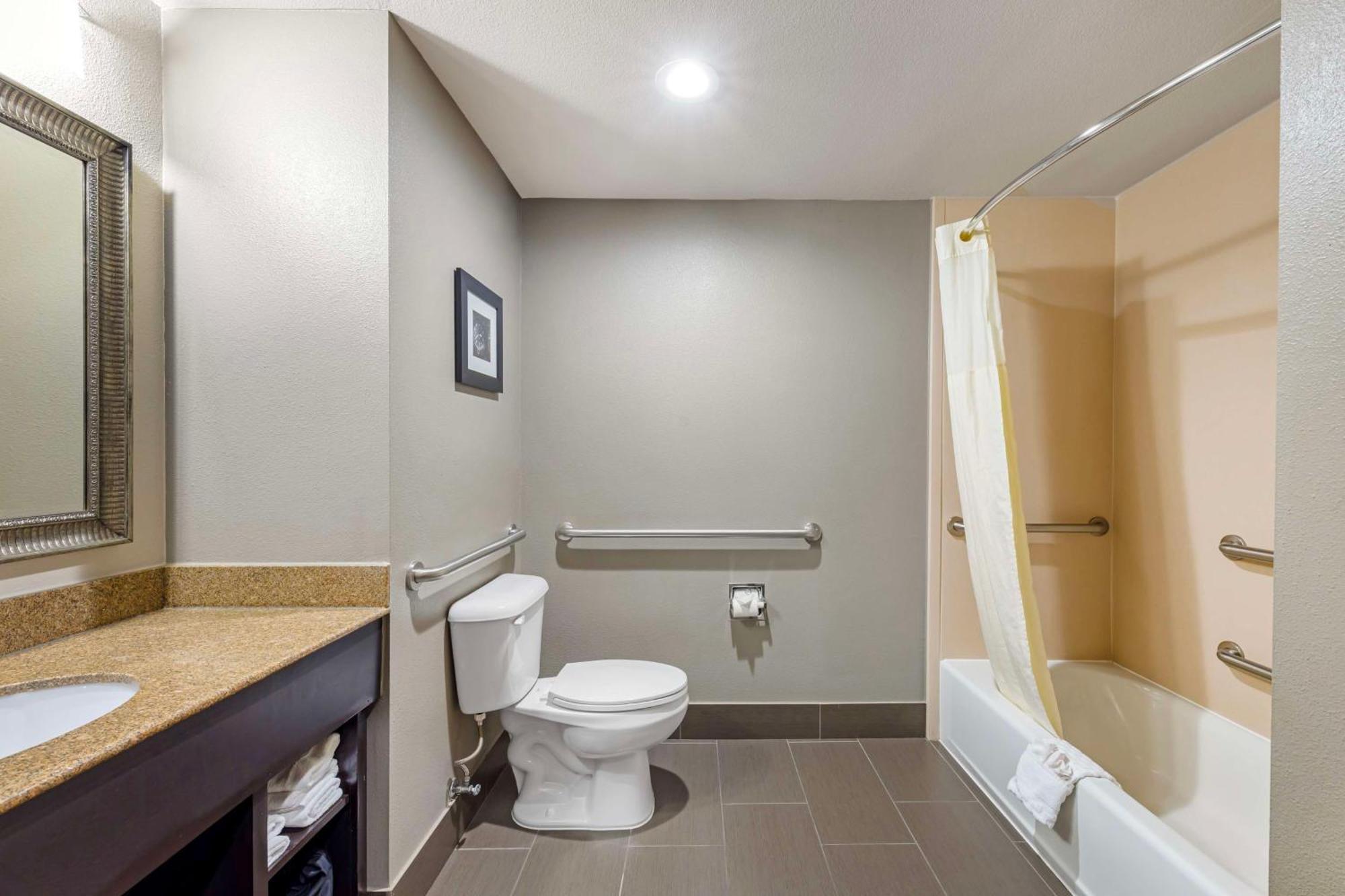 Best Western Plus Midwest City Inn & Suites Ngoại thất bức ảnh