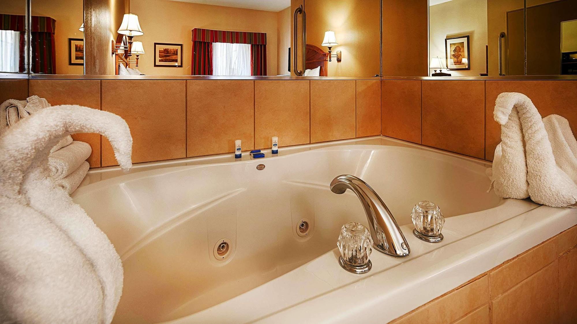 Best Western Plus Midwest City Inn & Suites Ngoại thất bức ảnh